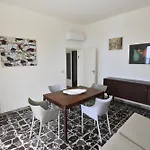 Montecristo - Fronte Mare In Posizione Unica *