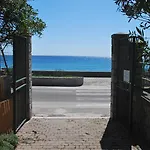 Montecristo - Fronte Mare In Posizione Unica 아파트 마리나디캄포
