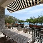 Montecristo - Fronte Mare In Posizione Unica *