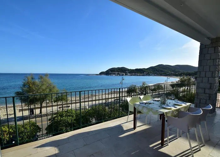 Montecristo - Fronte Mare In Posizione Unica Διαμέρισμα