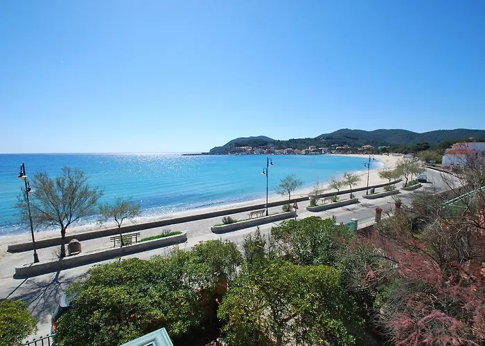 Montecristo - Fronte Mare In Posizione Unica Marina di Campo