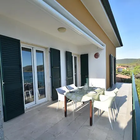 Montecristo - Fronte Mare In Posizione Unica Marina di Campo