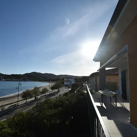 Montecristo - Fronte Mare In Posizione Unica Lejlighed *