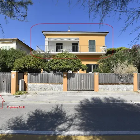 Montecristo - Fronte Mare In Posizione Unica *