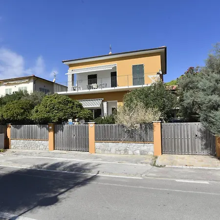 Appartement Montecristo - Fronte Mare In Posizione Unica