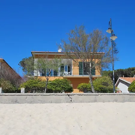 Montecristo - Fronte Mare In Posizione Unica *