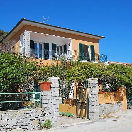 Montecristo - Fronte Mare In Posizione Unica Marina di Campo