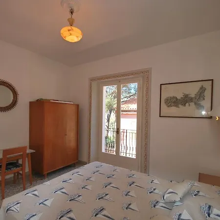 Montecristo - Fronte Mare In Posizione Unica