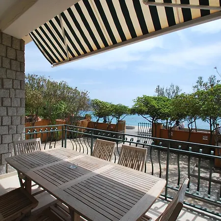 Montecristo - Fronte Mare In Posizione Unica *