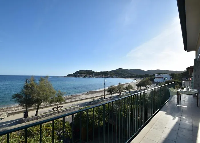 Montecristo - Fronte Mare In Posizione Unica * Marina di Campo