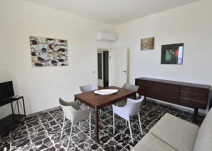 Montecristo - Fronte Mare In Posizione Unica *