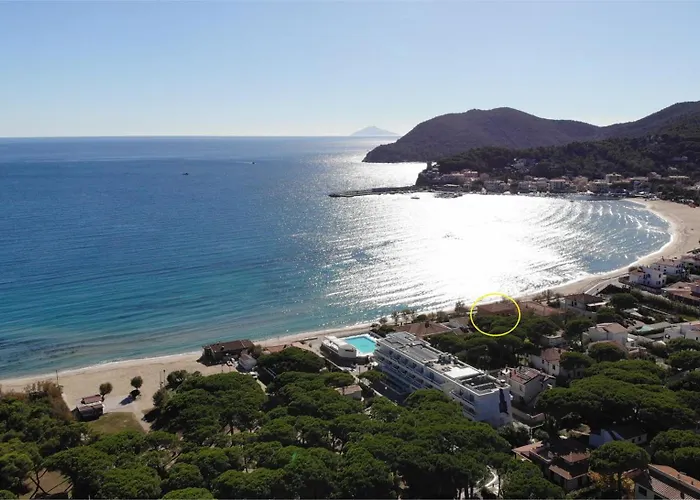 Montecristo - Fronte Mare In Posizione Unica * Marina di Campo