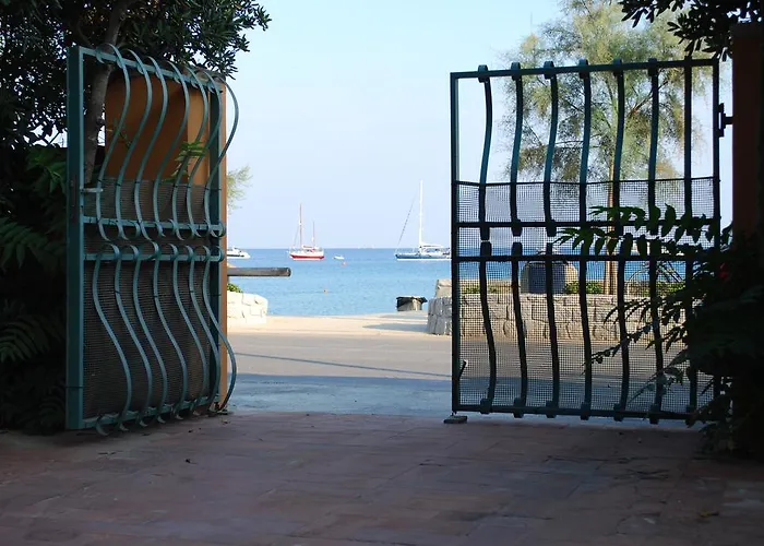 Montecristo - Fronte Mare In Posizione Unica *