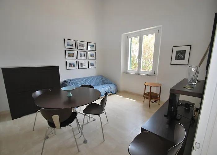 Montecristo - Fronte Mare In Posizione Unica