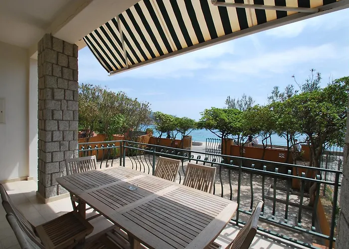 Montecristo - Fronte Mare In Posizione Unica *