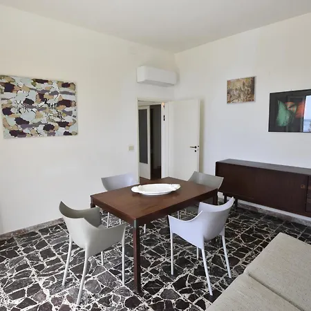 Montecristo - Fronte Mare In Posizione Unica *